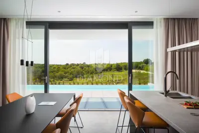 Villa 670 m², Bale - Designervilla mit Wellnessbereich - 8