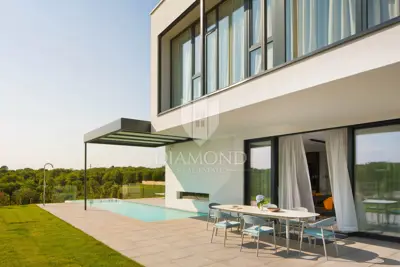 Villa 670 m², Bale - Designervilla mit Wellnessbereich - 10