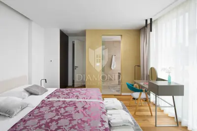 Villa 670 m², Bale - Designervilla mit Wellnessbereich - 12