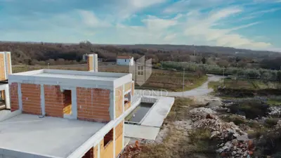 Vila u Svetom Lovreču, arhitektonska vila s plivačkim bazenom - 4