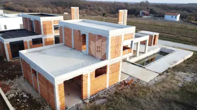 Vila u Svetom Lovreču, arhitektonska vila s plivačkim bazenom - 3