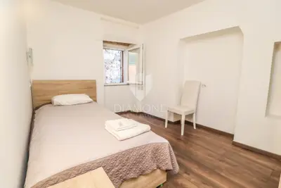Stan 90 m², Rovinj centar - 2 jedinice, obnovljen - 13