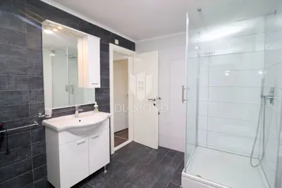 Stan 90 m², Rovinj centar - 2 jedinice, obnovljen - 5