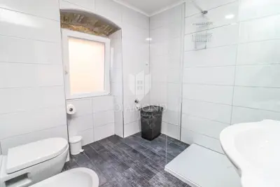 Stan 90 m², Rovinj centar - 2 jedinice, obnovljen - 15