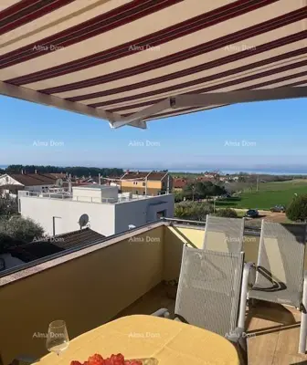 Excellent apartment with a large terrace and sea view, Novigrad!