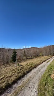 Land 5,400 m², Stari Laz, building area - 3