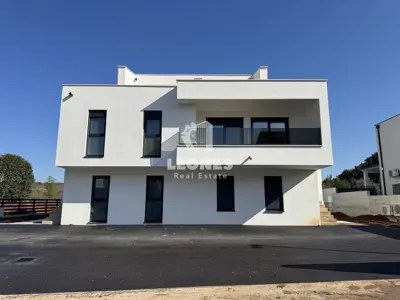 Stan 98 m², Zambratija, 300 m od mora i krovna terasa - 3