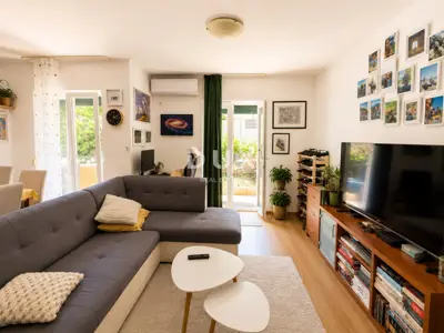 Stan 58 m², Rovinj - vrt i natkrivena terasa - 6