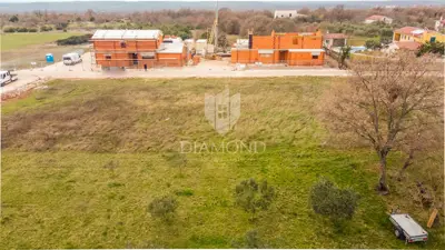 Zemljište 845 m², Raponji - mirna lokacija u Istri