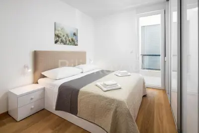 Trstenik Split, najam, 1 soba, parking - 8