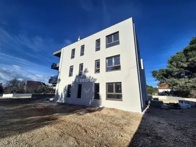 Apartment in Srima, 300 m from the beach, garden and terrace - 3