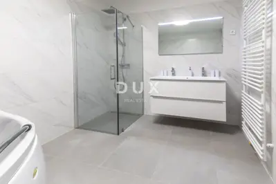 House for sale in Crikvenica, 352 m² - 12