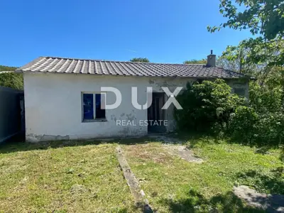 Kraljevica, Šmrika - freistehendes Haus mit 1.200 m² Gartenfläche! GELEGENHEIT!