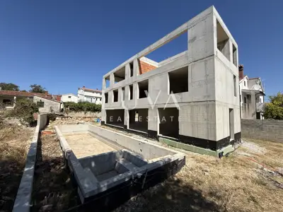 Haus 398 m², Tar - Pools, Sauna und Kinosaal