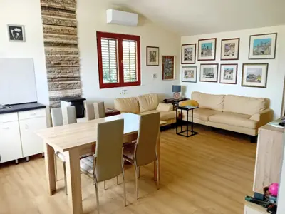 House 76 m², Marčana - estate with olive grove - 2