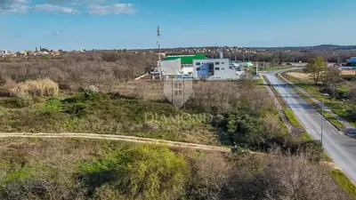 Commercial land 12,330 m², Poreč - industrial zone - 4