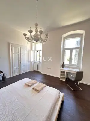 Stan 140 m², Pula Centar - renoviran i namješten - 10