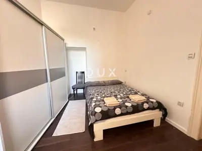 Stan 140 m², Pula Centar - renoviran i namješten - 13