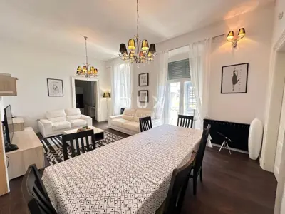 Stan 140 m², Pula Centar - renoviran i namješten - 8
