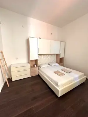 Stan 140 m², Pula Centar - renoviran i namješten - 15