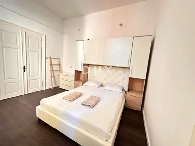 Stan 140 m², Pula Centar - renoviran i namješten - 11