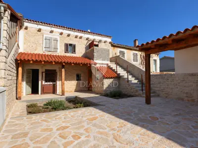 Stone house 77 m², Žminj - authentic and renovated - 2