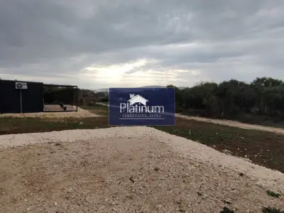 Land plot for sale in Pomer
