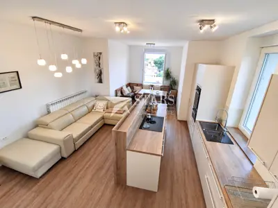 Wohnung 130,9 m², Pula Stoja - Meerblick und 250 m vom Strand entfernt