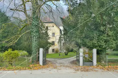 Dvorac, Samobor, povijesno imanje 10.617 m² - 2