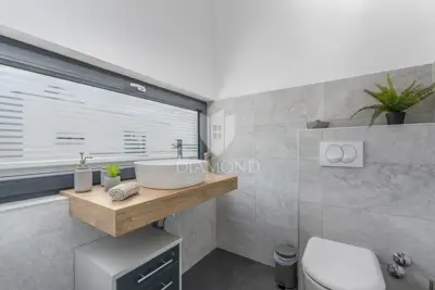 Haus zum Kauf in Novigrad, 215 m² - 12