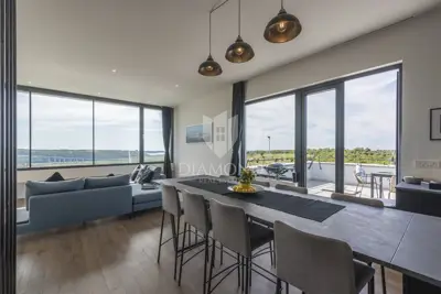 Haus zum Kauf in Novigrad, 215 m² - 13