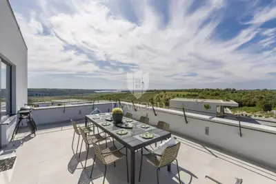 Haus zum Kauf in Novigrad, 215 m² - 4
