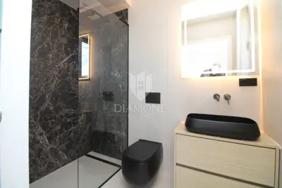 Apartman u Krku, centar i pogled na more - 8