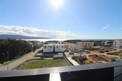 Apartman u Krku, centar i pogled na more - 13