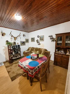 Kuća u Fužinama, garaža i prostrana okućnica