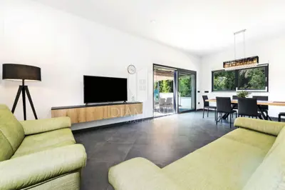 Rovinj, moderne ebenerdige Immobilie mit Pool in ruhiger Lage - 9
