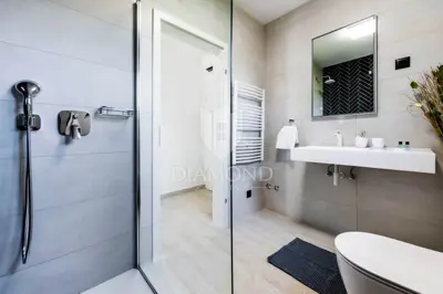Rovinj, moderne ebenerdige Immobilie mit Pool in ruhiger Lage - 17