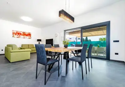 Rovinj, moderne ebenerdige Immobilie mit Pool in ruhiger Lage - 11
