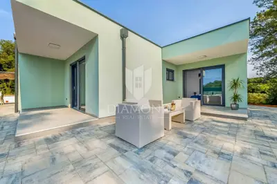 Rovinj, moderne ebenerdige Immobilie mit Pool in ruhiger Lage - 3