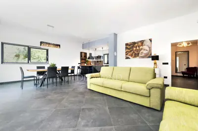 Rovinj, moderne ebenerdige Immobilie mit Pool in ruhiger Lage - 8
