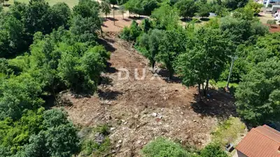 Građevinsko zemljište 2.066 m², Baderna - investicijski potencijal - 2