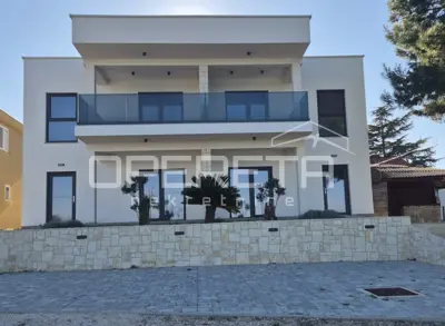 Wohnung 66 m², Neviđane - erste Reihe zum Meer - 1