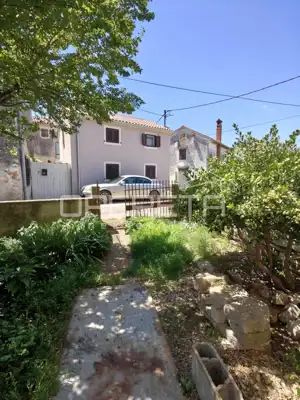 Stone house 120 m², Peruški - for renovation
