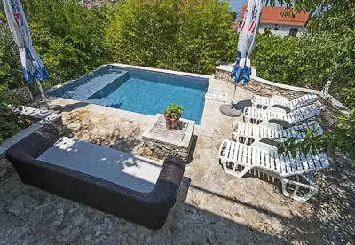 Haus 150 m², Sutivan auf Brač, Pool und offener Meerblick