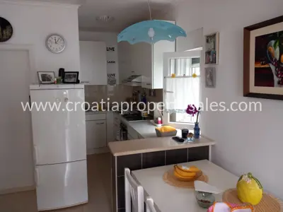 Apartment, Brač Island, close to the sea and the center with sea view - 4
