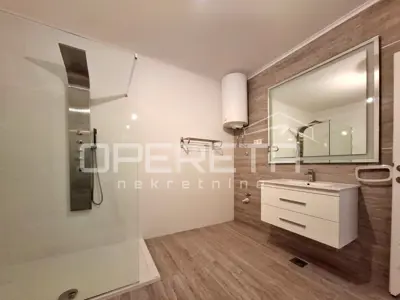 Stan 82 m², Čiovo - prvi red do mora - 17