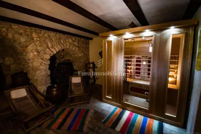 Schön adaptiertes freistehendes Steinhaus - 12