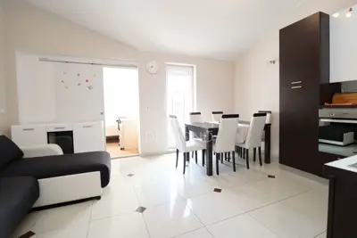 Stan 46 m², Poreč - 2 spavaće sobe i pogled na more - 3