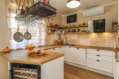 Kuća 250 m², Savudrija - bazen i 150 m od plaže - 7