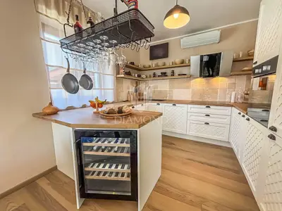Kuća 250 m², Savudrija - bazen i 150 m od plaže - 11